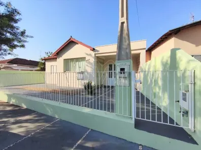 Casa com 3 Quartos para alugar, 102m² no Centro, Araraquara