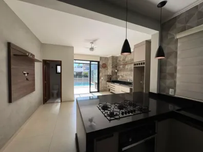 Casa de Condomínio com 3 Quartos para alugar, 280m² no Piracangaguá, Taubaté