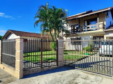 Sobrado com 3 Quartos à venda, 170m² no Vila Nova, Joinville