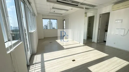 Sala Comercial para venda ou aluguel, 42m² no Santo Amaro, São Paulo