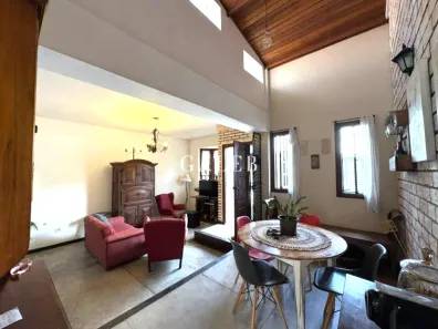 Sobrado com 5 Quartos à venda, 246m² no Atibaia Jardim, Atibaia