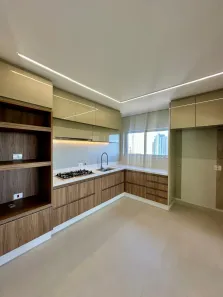 Apartamento com 3 Quartos para alugar, 174m² no Zona 03, Maringá