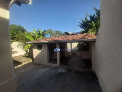 Casa com 3 Quartos para alugar, 130m² no Centro, Jacareí