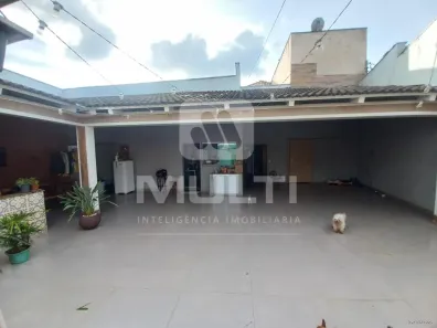 Casa com 3 Quartos à venda, 230m² no Vigilato Pereira, Uberlândia