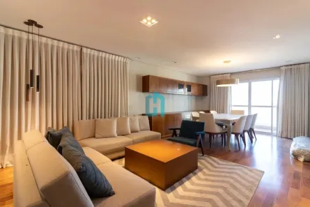 Apartamento com 3 Quartos para alugar, 151m² no Moema, São Paulo