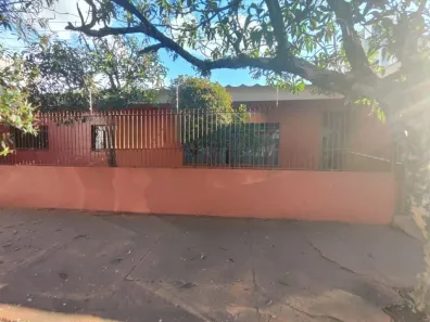 Imóvel Comercial com 3 Quartos para alugar, 277m² no Centro, Arapongas