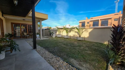Casa com 2 Quartos à venda, 160m² no Carianos, Florianópolis