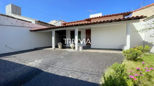 Casa com 4 Quartos para alugar, 208m² no Vigilato Pereira, Uberlândia