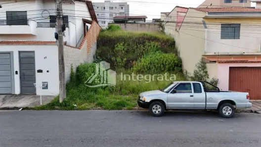 Lote/Terreno à venda, 250m² no Jardim Bandeirantes, Poços de Caldas