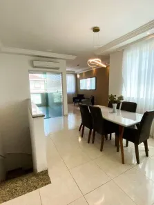 Sobrado com 3 Quartos à venda, 157m² no Campo Grande, Santos