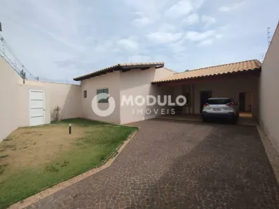 Casa com 4 Quartos para alugar, 190m² no Alto Umuarama, Uberlândia
