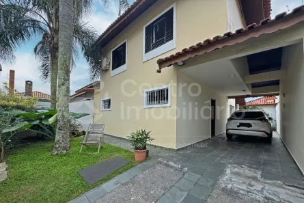 Casa com 3 Quartos à venda, 194m² no Jardim Icaraíba, Peruíbe