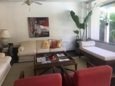 Casa com 3 Quartos à venda, 350m² no Jardim América, Jacareí