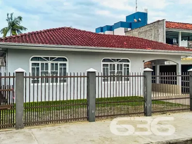 Casa com 3 Quartos à venda, 245m² no Iririú, Joinville