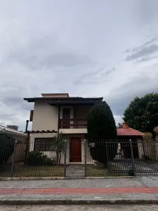 Casa com 3 Quartos para alugar, 130m² no Carianos, Florianópolis