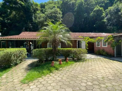 Fazenda/Sítio com 4 Quartos à venda, 1250m² no Estância Guararema, Guararema