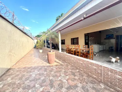 Casa com 3 Quartos à venda, 300m² no Parque Amazônia, Goiânia