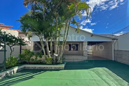 Casa com 4 Quartos à venda, 301m² no Centro, Peruíbe