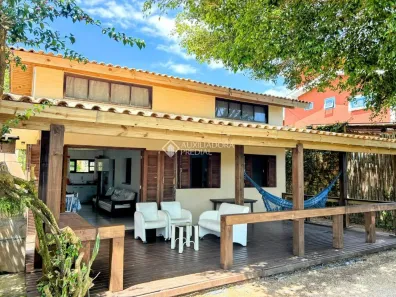 Casa com 4 Quartos à venda, 130m² no Barra, Garopaba