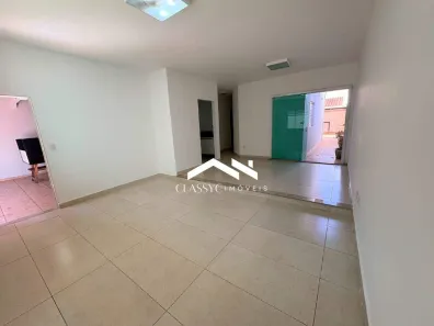 Casa com 3 Quartos para alugar, 210m² no Cidade Jardim, Uberlândia