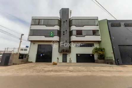 Prédio Comercial com 8 Quartos à venda, 200m² no Navegantes, Porto Alegre