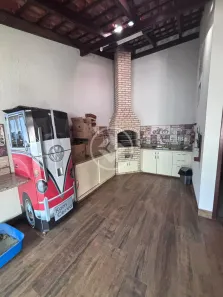 Casa com 4 Quartos à venda, 220m² no Santa Mônica, Uberlândia