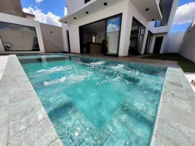 Casa com 3 Quartos à venda, 223m² no Grand Ville, Uberlândia