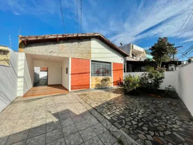 Casa com 3 Quartos à venda, 132m² no Parque Santo Antônio, Taubaté