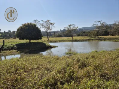 Fazenda/Sítio com 4 Quartos à venda, 500m² no Centro, Caçapava