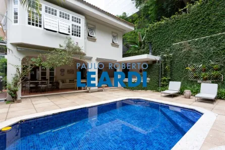 Casa com 4 Quartos à venda, 441m² no Jardim Sílvia (Zona Oeste), São Paulo