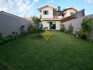 Sobrado com 3 Quartos à venda, 132m² no Jardim Gisela, Toledo