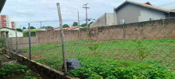 Lote/Terreno à venda, 300m² no Bairro Seminário, Campo Grande