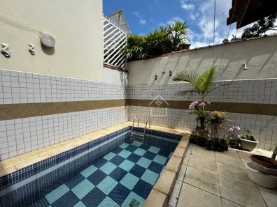 Sobrado com 3 Quartos à venda, 134m² no José Menino, Santos