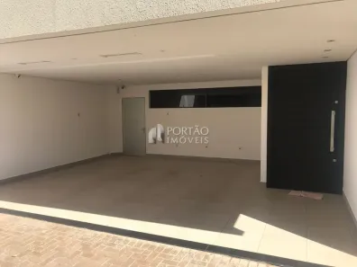 Casa com 4 Quartos para alugar, 330m² no Vila Riachuelo, Bauru