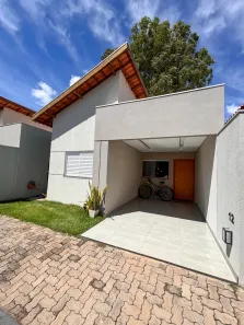 Casa com 2 Quartos à venda, 95m² no Recanto dos Pássaros, Campo Grande