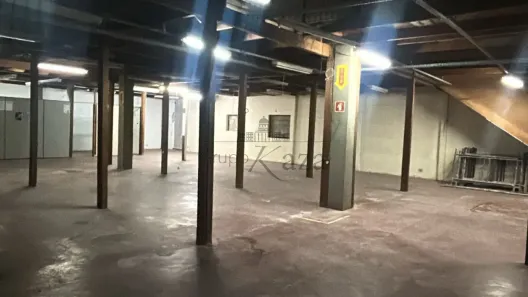 Ponto Comercial com 7 Quartos para alugar, 698m² no Parque Itamarati, Jacareí