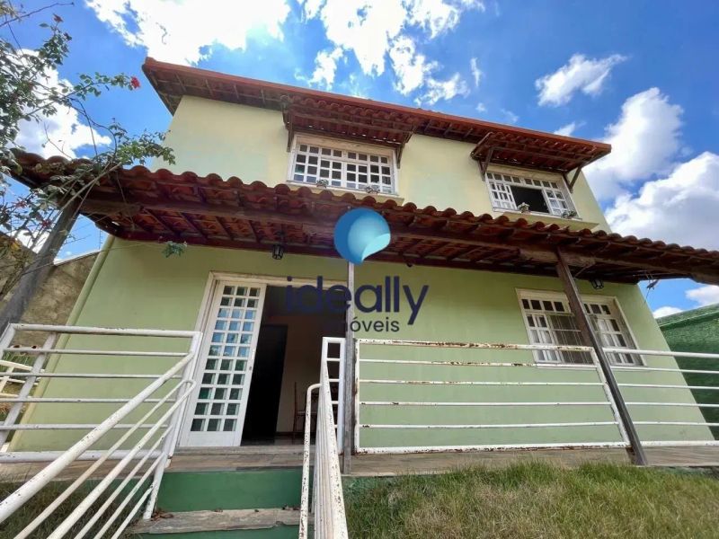 Casa com 3 quartos — Santa Terezinha, Belo Horizonte