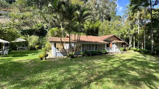 Casa de Condomínio com 3 Quartos à venda, 120m² no Itaipava, Petrópolis