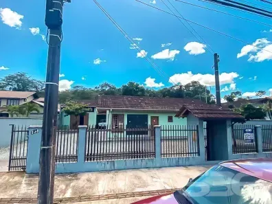 Casa com 4 Quartos à venda, 186m² no Vila Nova, Joinville