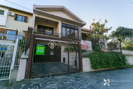 Casa com 4 Quartos à venda, 297m² no Jardim Sabará, Porto Alegre
