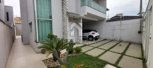 Sobrado com 3 Quartos à venda, 250m² no Loteamento Villa Branca, Jacareí