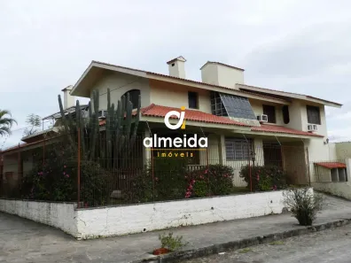Casa com 6 Quartos à venda, 500m² no Noal, Santa Maria