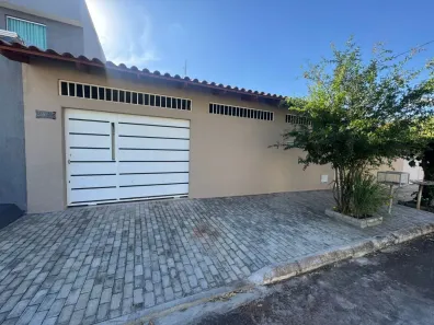 Casa com 3 Quartos à venda, 200m² no Parque Atheneu, Goiânia