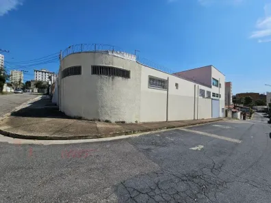 Casa com 3 Quartos para alugar, 480m² no Vila Barão, Sorocaba