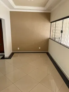 Sobrado com 4 Quartos à venda, 336m² no Nossa Senhora da Abadia, Uberaba