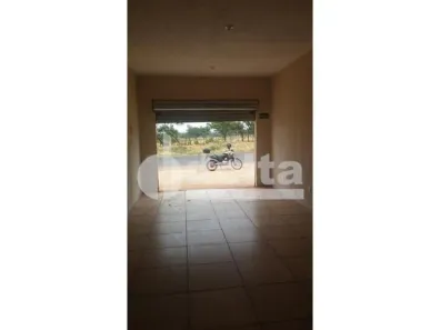 Ponto Comercial para alugar, 82m² no Morada Nova, Uberlândia