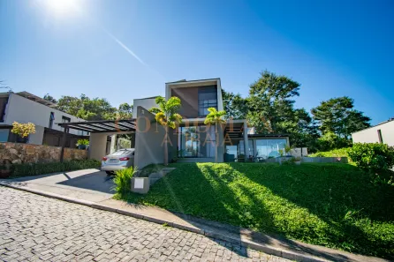 Sobrado com 4 Quartos à venda, 210m² no Itapetinga, Atibaia