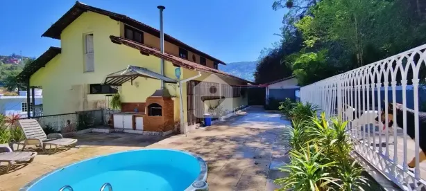 Casa com 6 Quartos à venda, 195m² no Quitandinha, Petrópolis