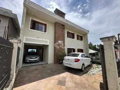Casa com 3 Quartos à venda, 240m² no São Luiz, Farroupilha