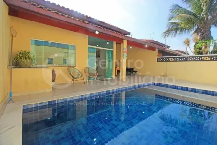 Casa com 3 Quartos à venda, 179m² no Jardim Star, Peruíbe